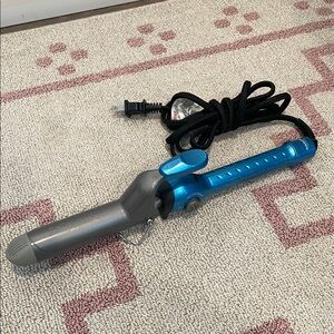 Babyliss Pro Nano Titanuim 1 1/4 curling iron